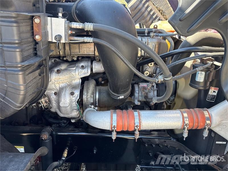 Freightliner Cascadia 125 6x4 T/A Sleeper Truck Tractor Тягачі