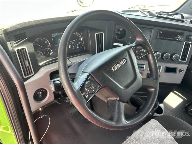 Freightliner Cascadia 116 曳引機組件