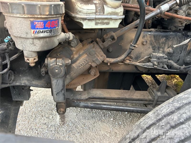 Freightliner Cascadia 6x4 T/A Sleeper Truck Tractor (Inoperable Trekkvogner