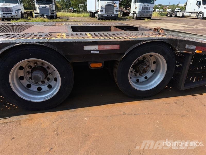 Freightliner Cascadia 113 6x4 Sleeper Car Carrier Truck Trasportatore per veicoli
