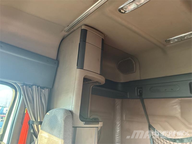Freightliner Cascadia 125 Sadulveokid