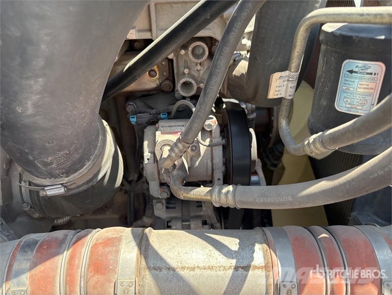 Freightliner Cascadia 113 Camiones portacoches