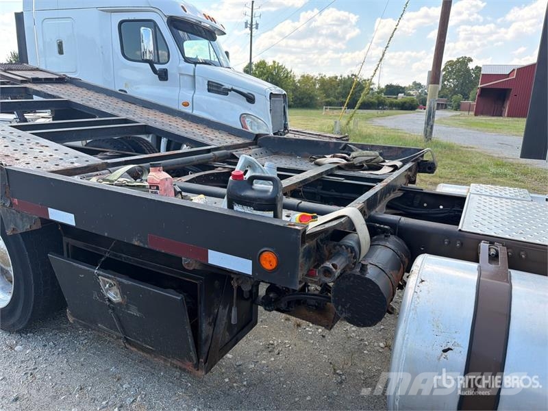 Freightliner Cascadia 113 6x4 Sleeper Car Carrier Truck Camiones portacoches