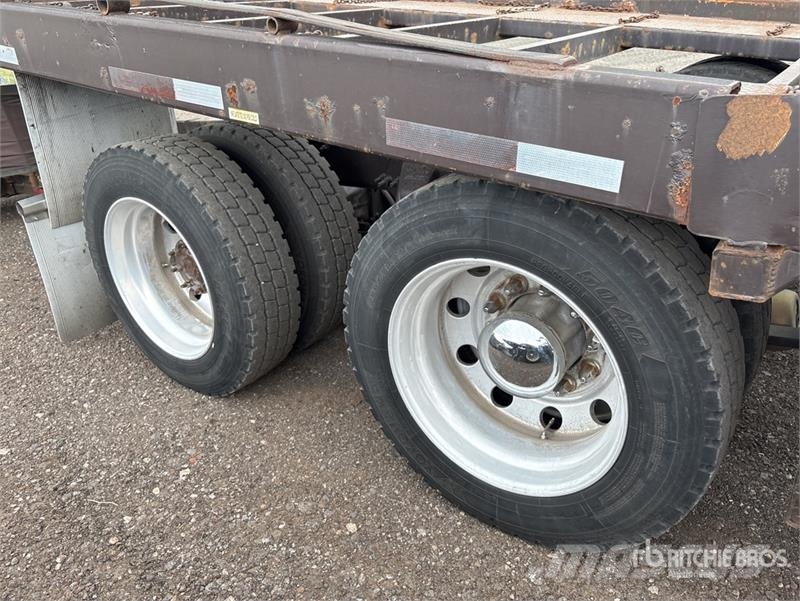 Freightliner Cascadia 113 6x4 Sleeper Car Carrier Truck Evakuatori