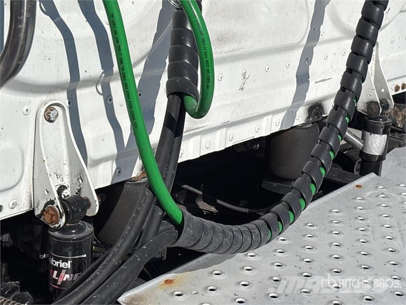 Freightliner Cascadia 126 6x4 T/A Sleeper Truck Tractor Τράκτορες