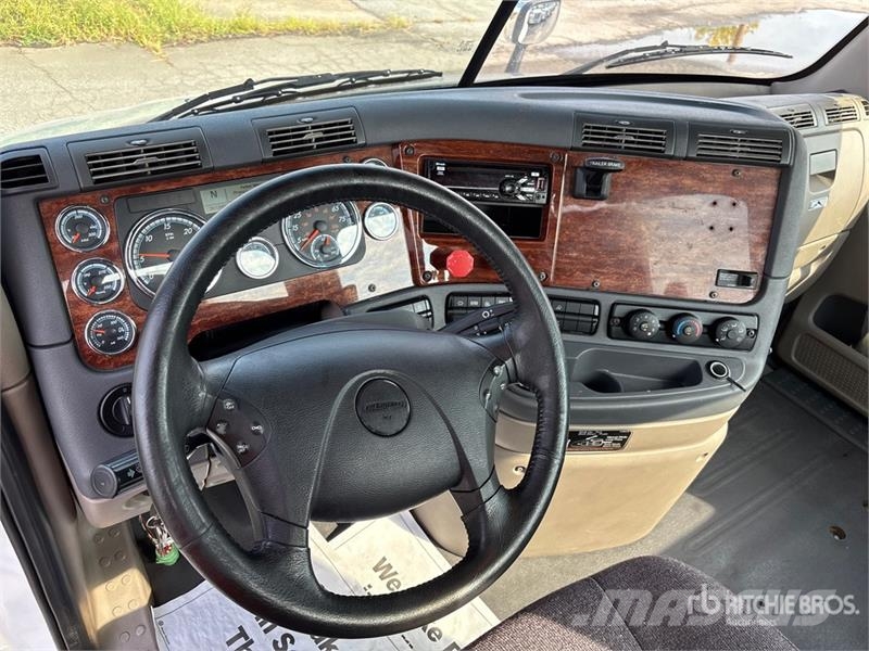 Freightliner Cascadia 113 Camiones portacoches