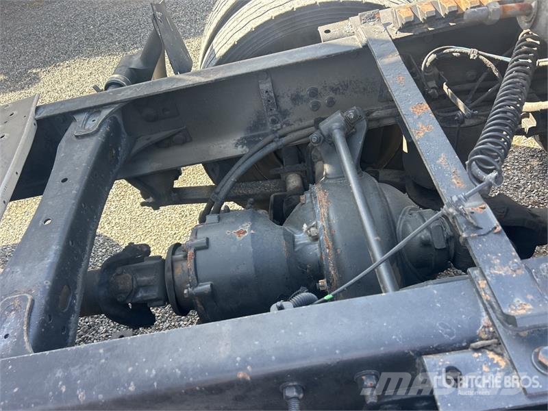 Freightliner Cascadia 125 6x4 T/A Sleeper Truck Tractor Trekkvogner