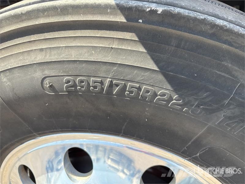 Freightliner Cascadia 113 Camiones portacoches