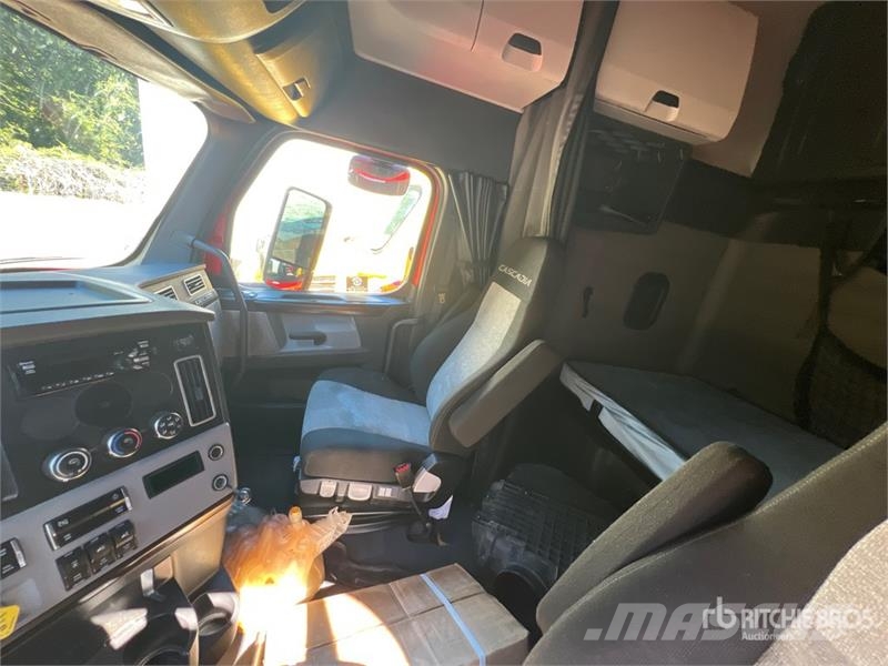 Freightliner Cascadia 126 Тягачі