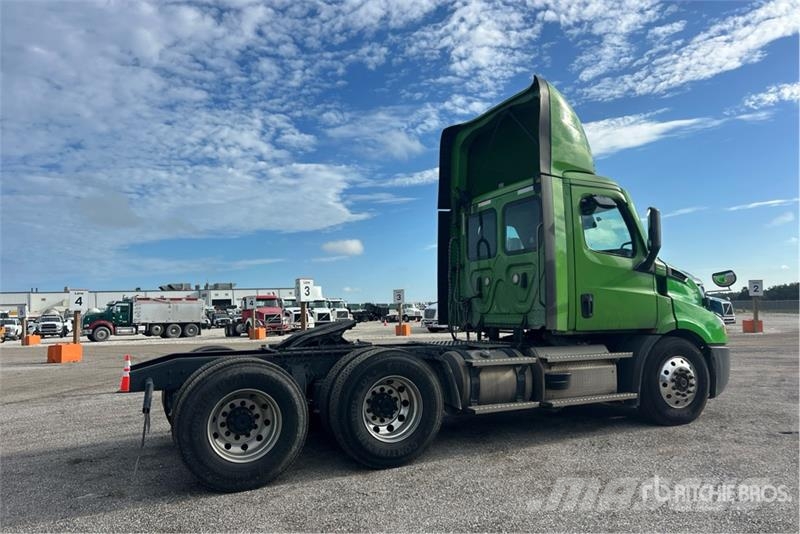 Freightliner Cascadia 116 Trekkers