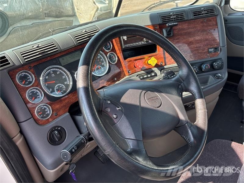 Freightliner Cascadia 113 Camiones portacoches