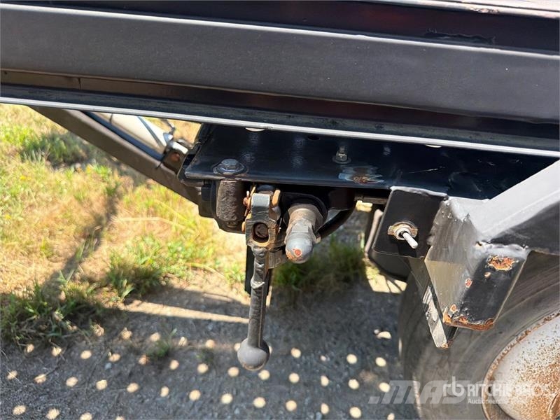 Freightliner Cascadia 113 6x4 Sleeper Car Carrier Truck (Inoper Camiones portacoches