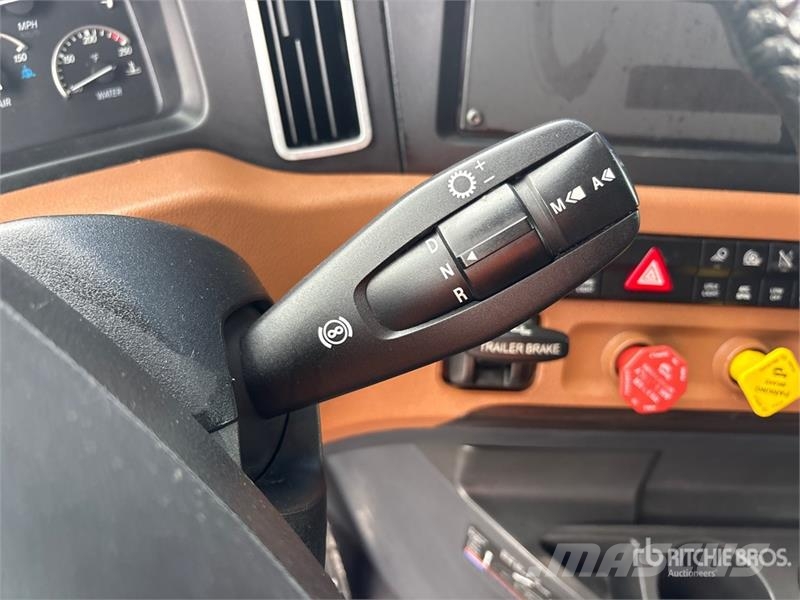 Freightliner Cascadia 126 Влекачи