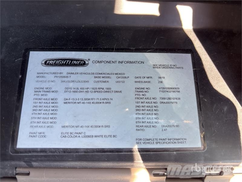 Freightliner Cascadia 125 6x4 T/A Sleeper Truck Tractor (Inoper Motrici e Trattori Stradali