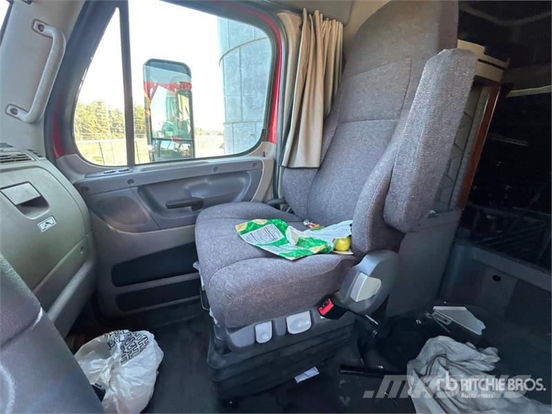 Freightliner Cascadia 125 Vilcēji