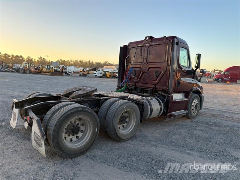 Freightliner Cascadia 113 Cabezas tractoras