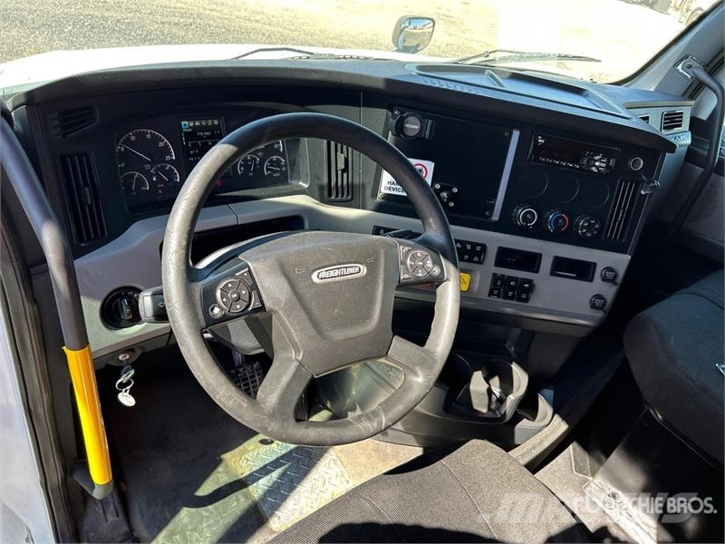 Freightliner Cascadia 126 Vilcēji