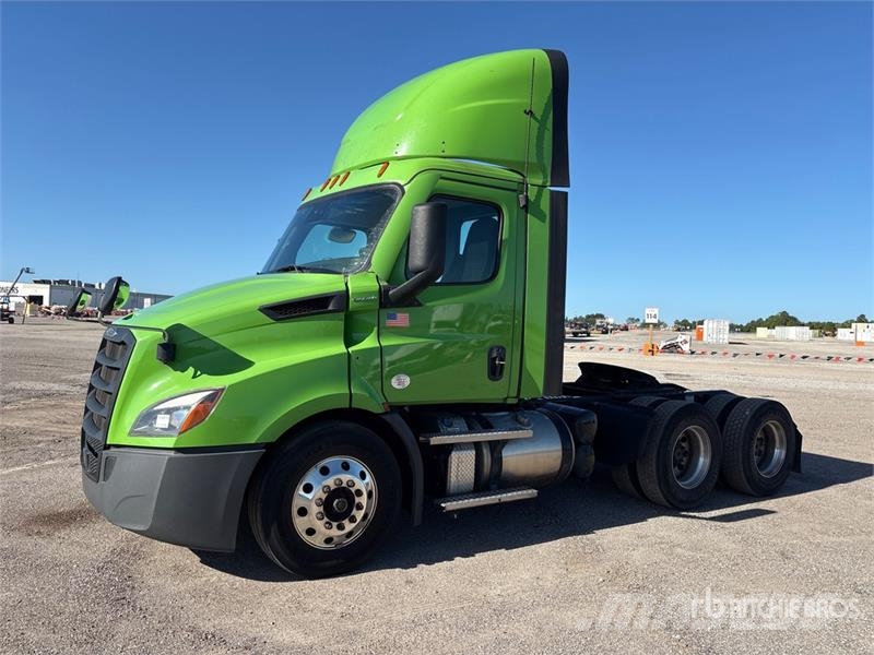 Freightliner Cascadia 116 Trekkers