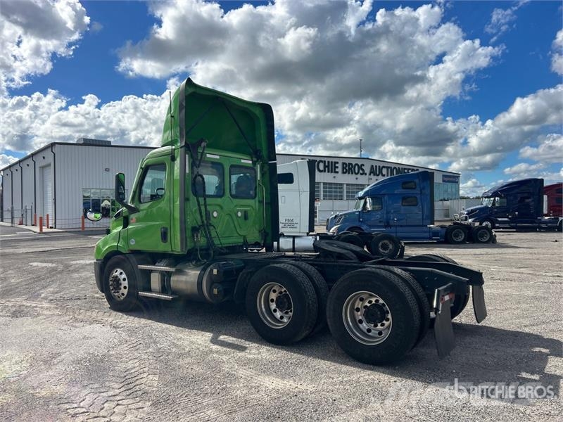 Freightliner Cascadia 116 Truck Tractor Units