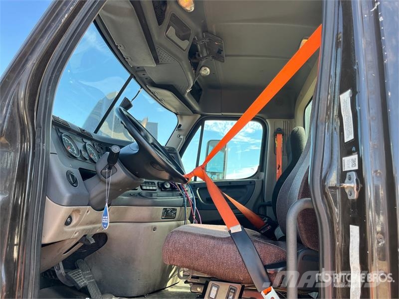 Freightliner Cascadia 113 Седельные тягачи
