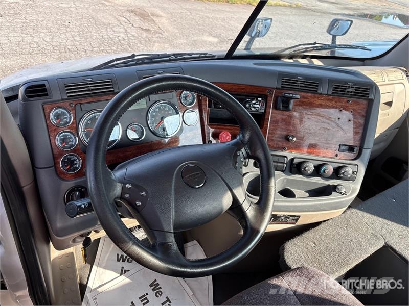 Freightliner Cascadia 113 Camiones portacoches