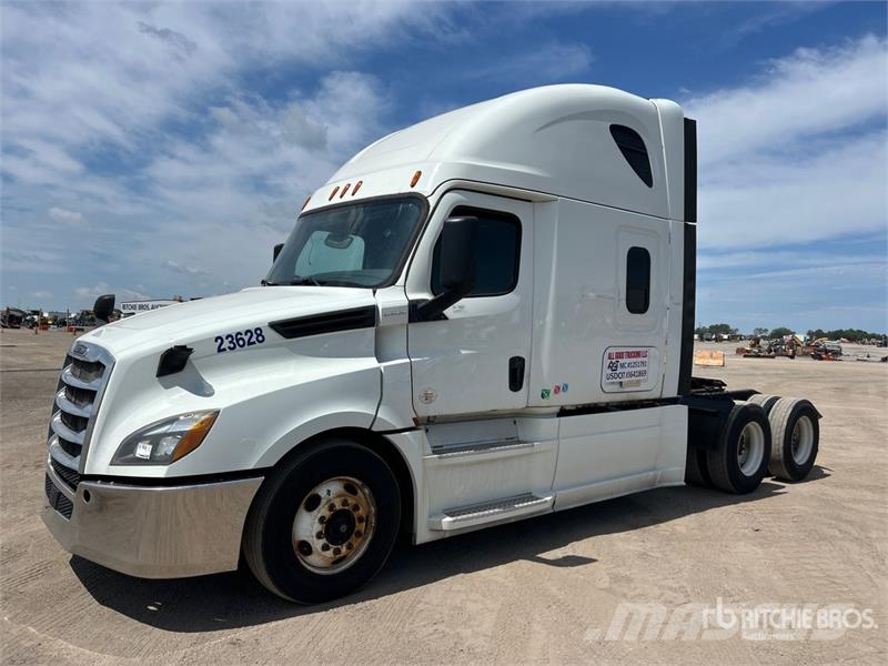 Freightliner Cascadia 126 6x4 T/A Sleeper Truck Tractor Vilcēji
