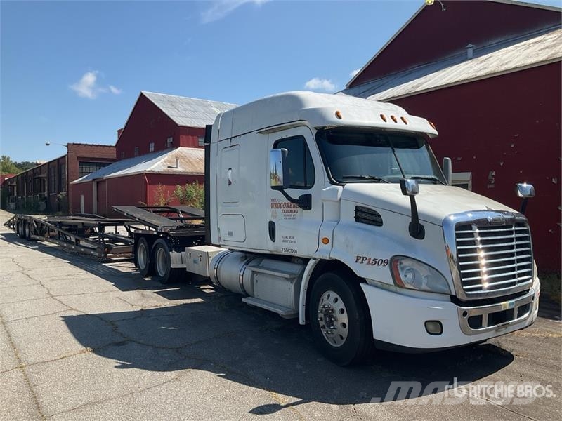 Freightliner Cascadia 113 6x4 Sleeper Car Carrier Truck Evakuatori