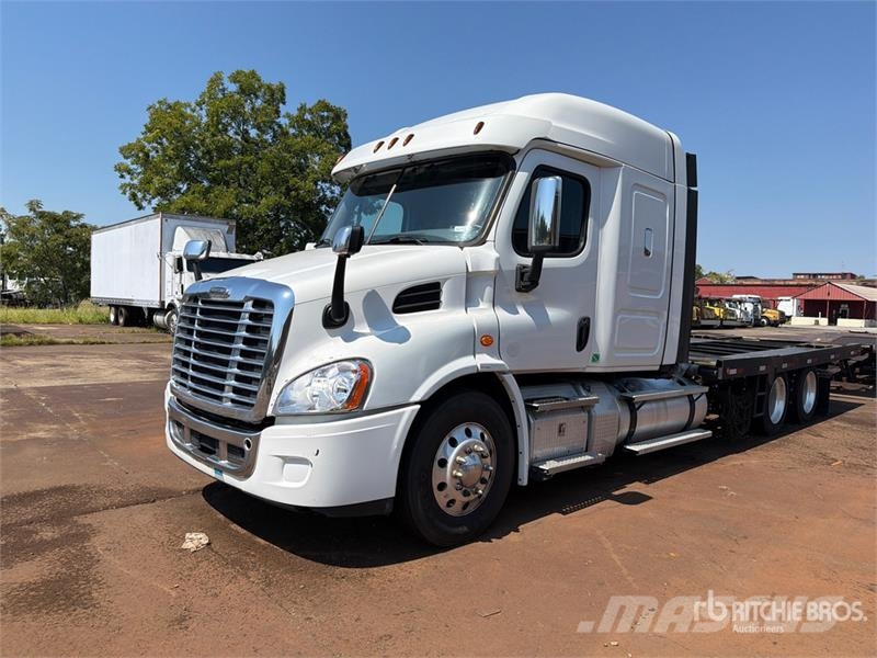Freightliner Cascadia 113 6x4 Sleeper Car Carrier Truck Trasportatore per veicoli
