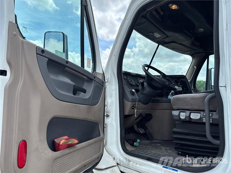 Freightliner Cascadia 113 牵引车