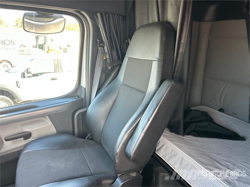 Freightliner Cascadia 116 Prime Movers