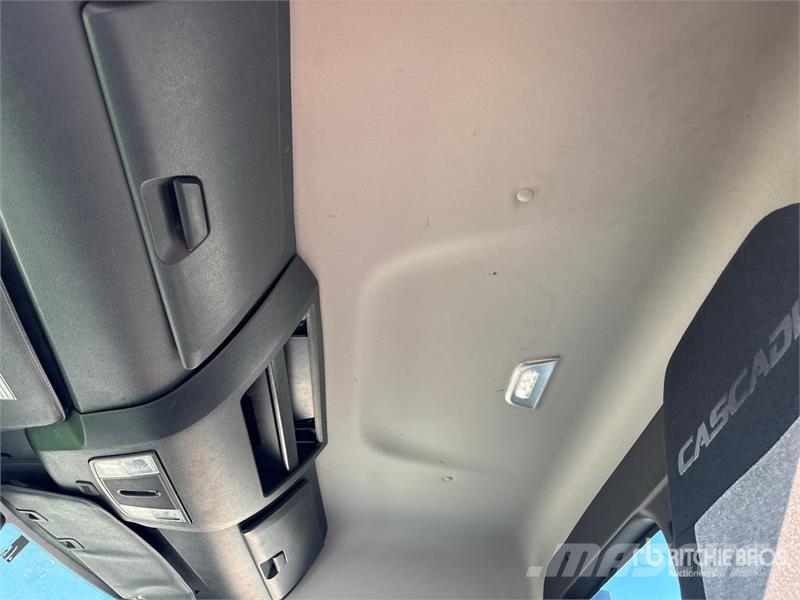 Freightliner Cascadia 116 Trekkers