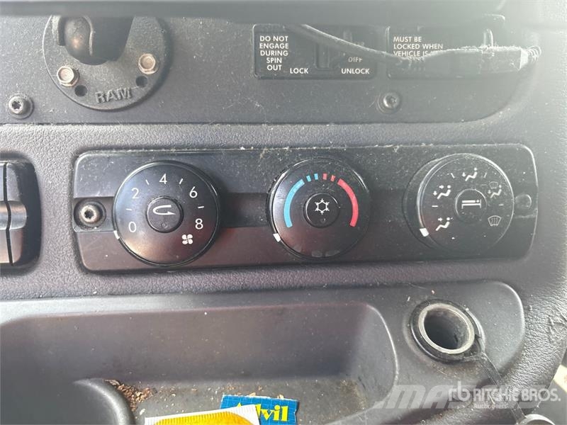 Freightliner Cascadia 125 6x4 T/A Sleeper Truck Tractor Tractores (camiões)