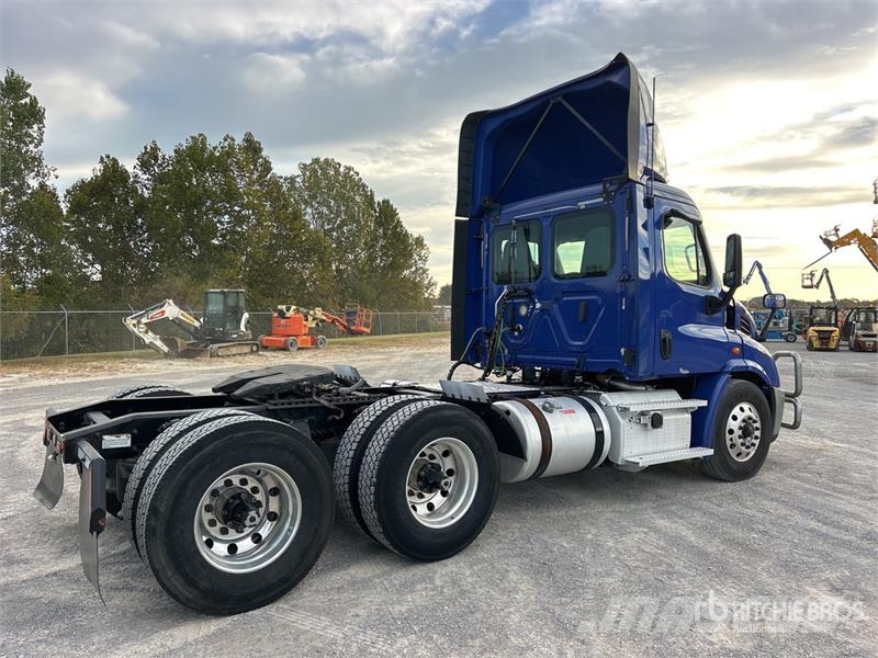 Freightliner Cascadia 113 Camiones tractor