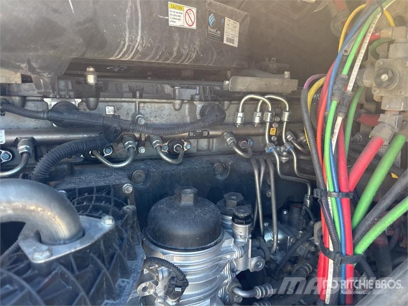 Freightliner Cascadia 125 6x4 T/A Sleeper Truck Tractor (Inoper Motrici e Trattori Stradali