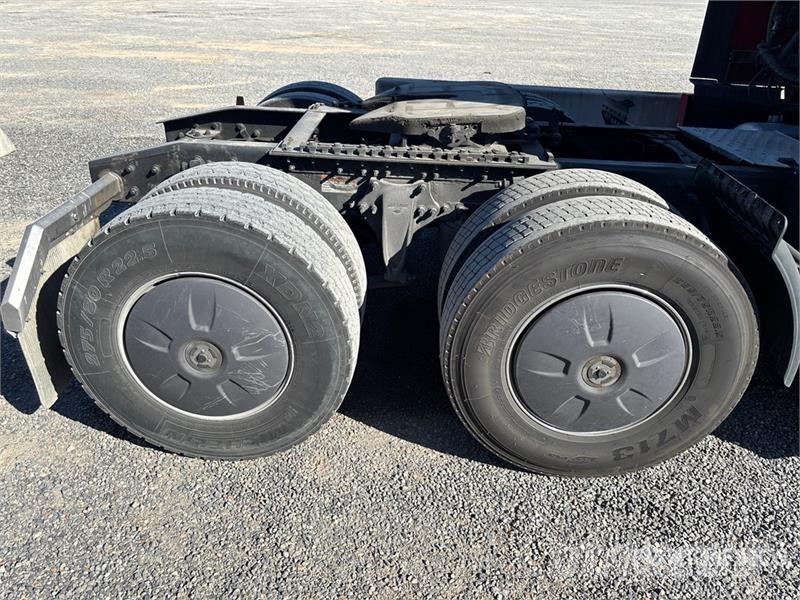 Freightliner Cascadia 126 6x4 T/A Sleeper Truck Tractor Sattelzugmaschinen