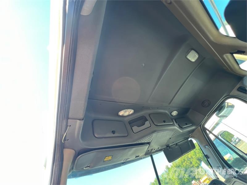 Freightliner Cascadia 125 Tractor Units