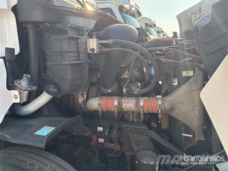 Freightliner Cascadia 113 Camiones portacoches
