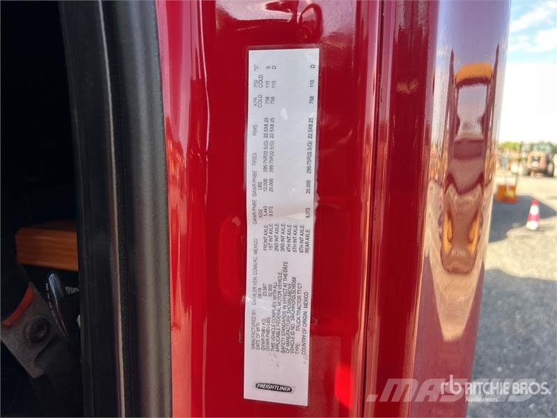 Freightliner Cascadia 126 6x4 T/A Sleeper Truck Tractor Trekkers