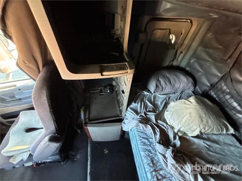 Freightliner Cascadia 125 Truck Tractor Units