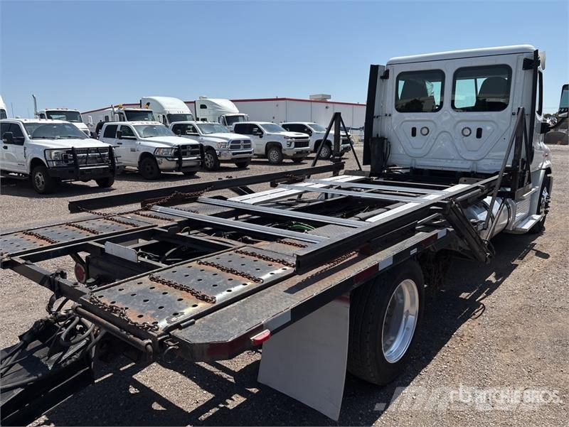 Freightliner Cascadia 113 Camiones portacoches