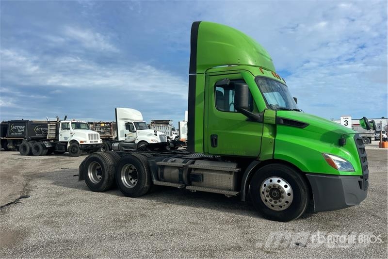 Freightliner Cascadia 116 Trekkers