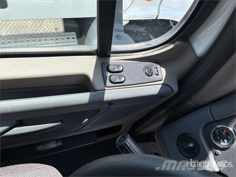 Freightliner Cascadia 113 Camiones portacoches