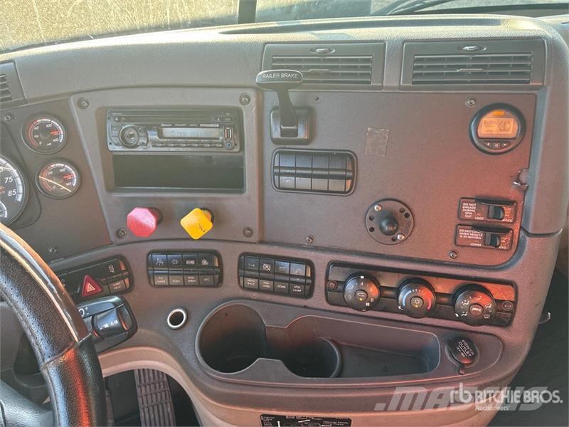 Freightliner Cascadia 125 Sadulveokid