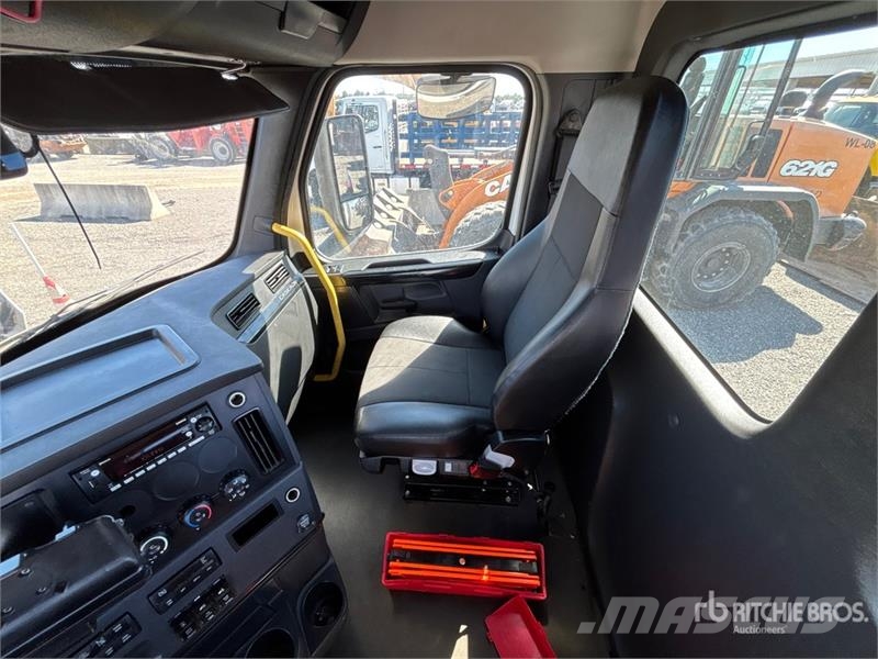 Freightliner Cascadia 126 Седельные тягачи