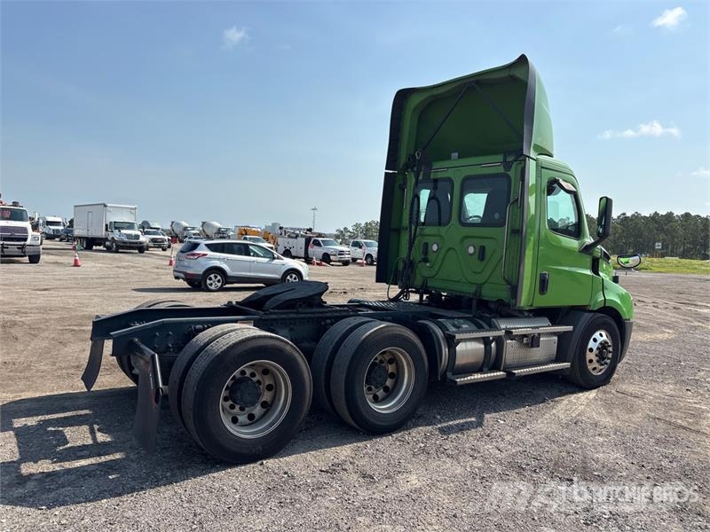 Freightliner Cascadia 116 曳引機組件
