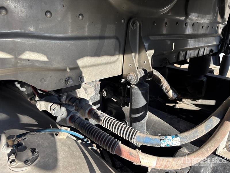 Freightliner Cascadia 126 6x4 T/A Sleeper Truck Tractor وحدات الجر
