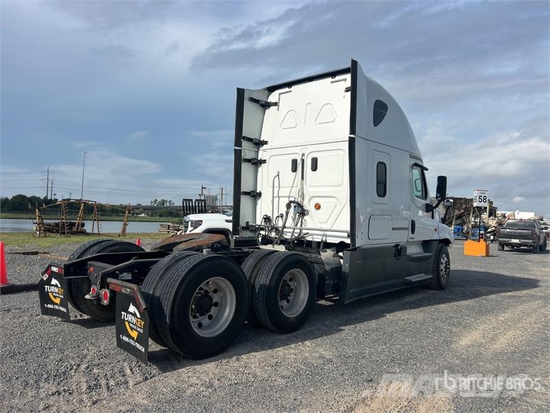 Freightliner Cascadia 125 6x4 T/A Sleeper Truck Tractor (Inoper Çekiciler