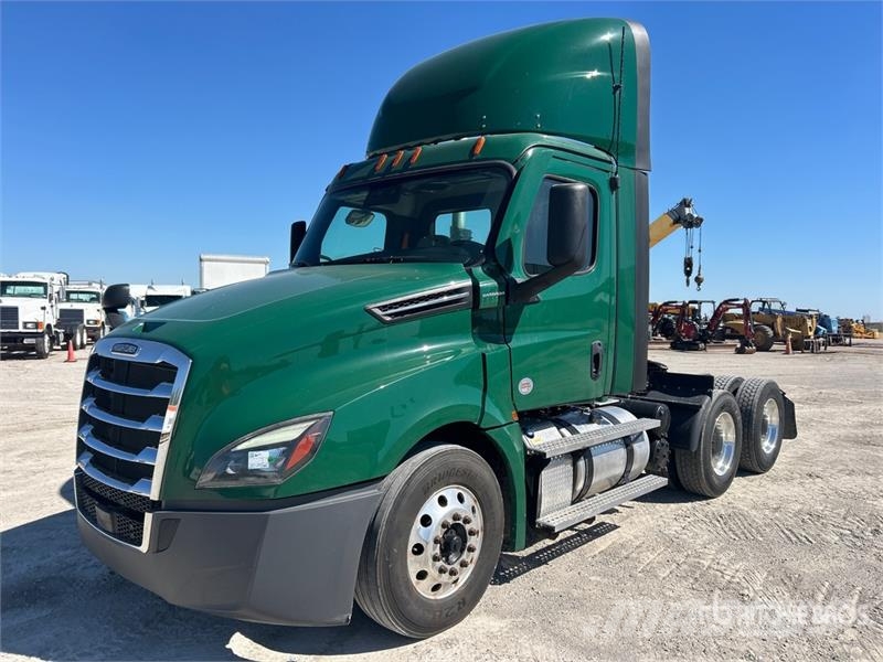 Freightliner Cascadia 126 Τράκτορες