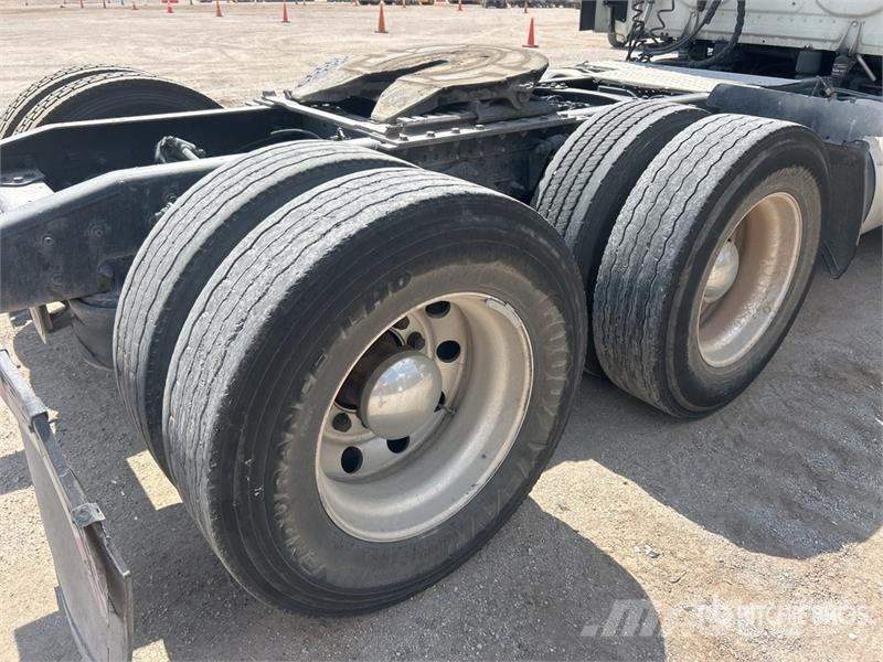 Freightliner Cascadia 126 Çekiciler