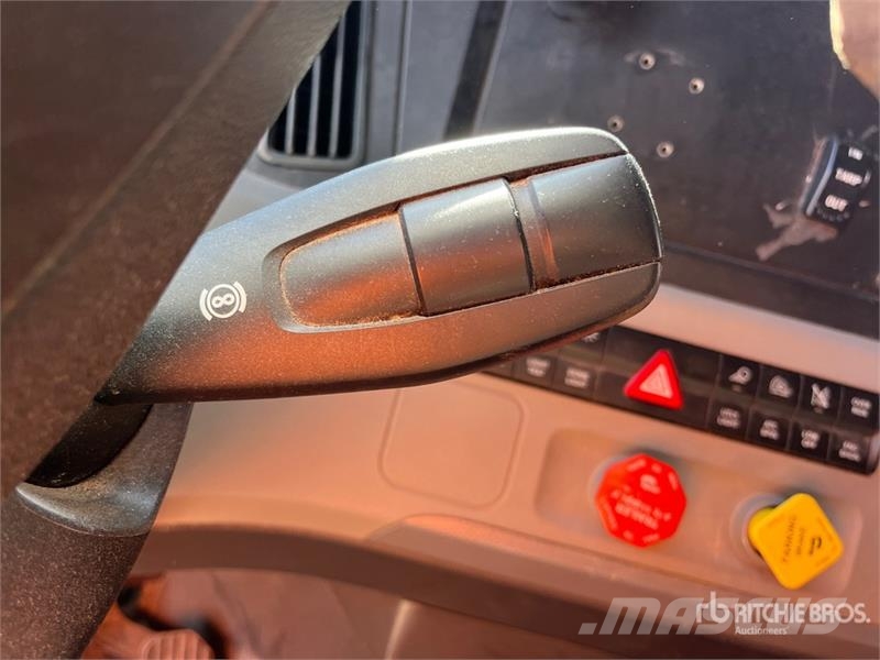 Freightliner Cascadia 126 Autotractoare